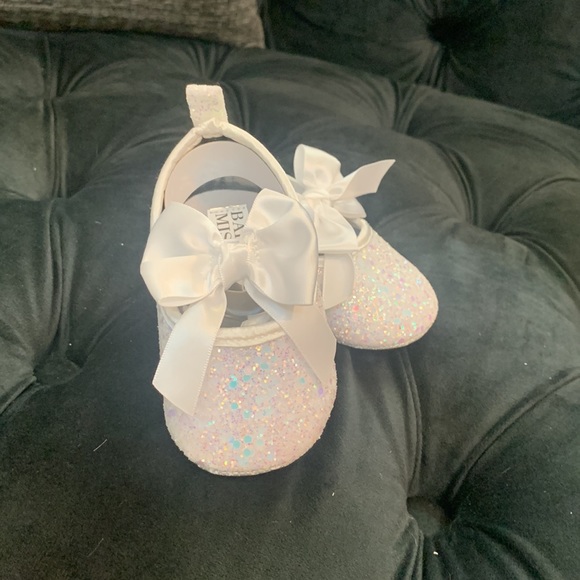 Badgley Mischka - White Glitter Ballet Infant Girls Shoes - Size 3 - New in Box - Picture 15 of 16